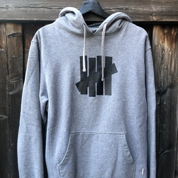 **SOLD** undefeated - Picture 1 of 4